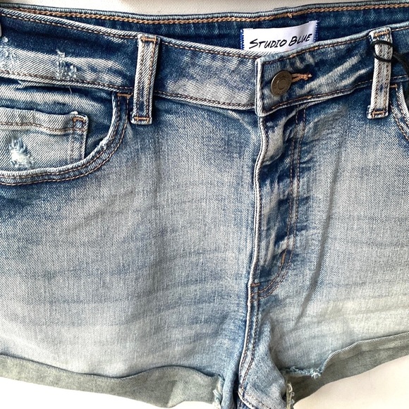 (A6) Studio Blue denim shorts, size 28, NWT - Picture 2 of 7